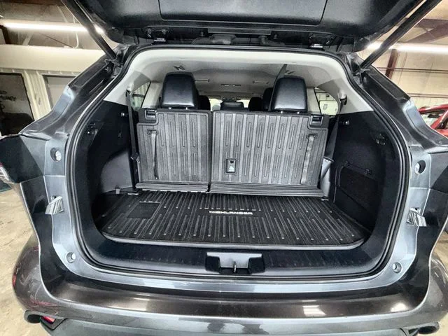 Used 2021 Gray Toyota XLE image 25