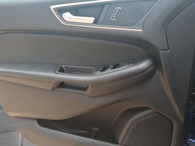 Used 2024  Ford SEL image 16
