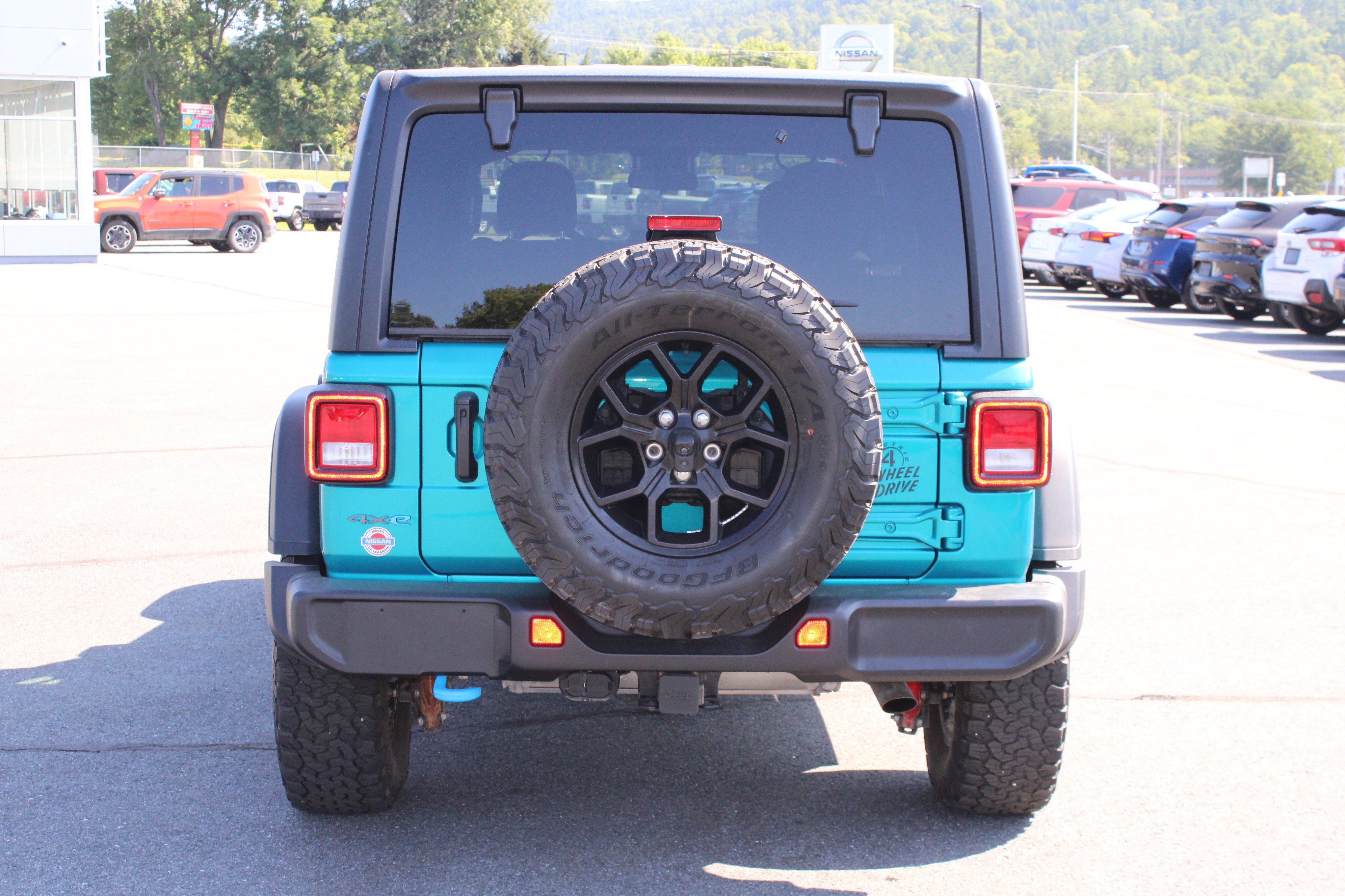 Used 2024 Bikini Pearl Coat Jeep Willys image 3