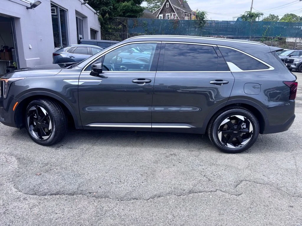 Used 2025 Gray Kia SX Prestige image 4