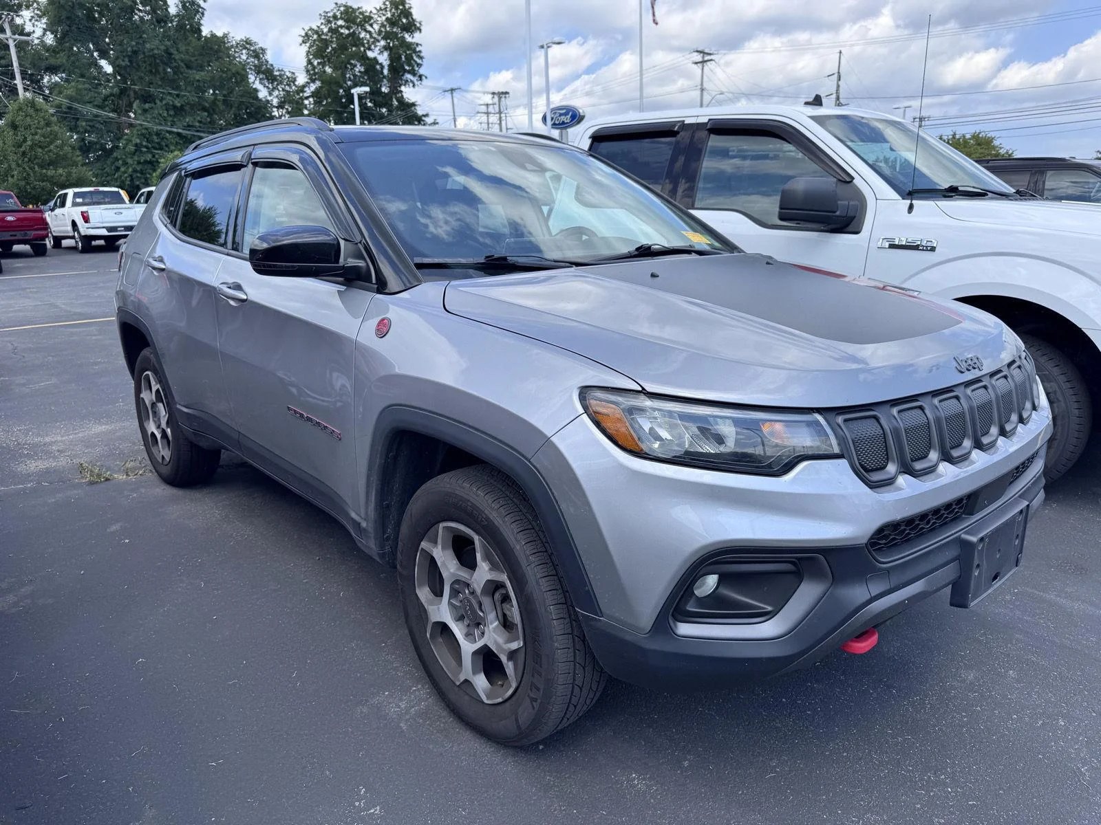 Used 2022 Billet Silver Metallic Clearcoat Jeep Trailhawk image 3