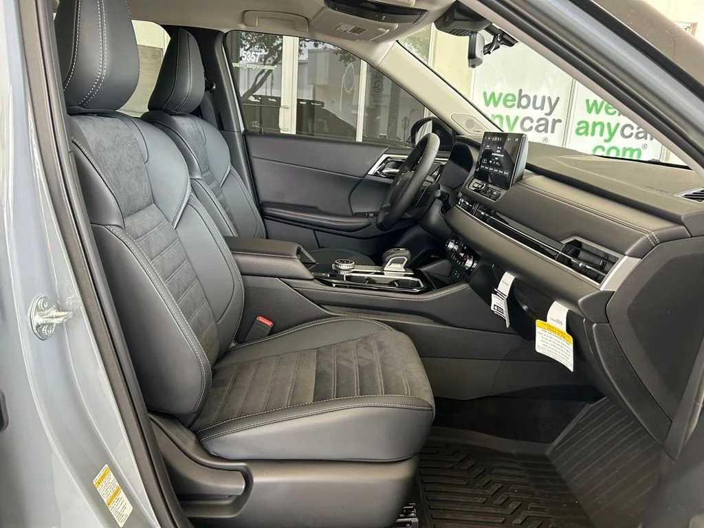 New 2026 Gray Mitsubishi Trail Edition image 23