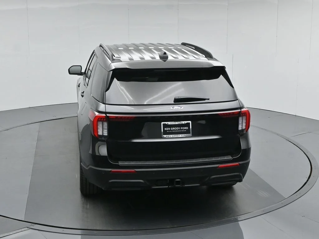 New 2026 Agate Black Metallic Ford ST-Line image 41