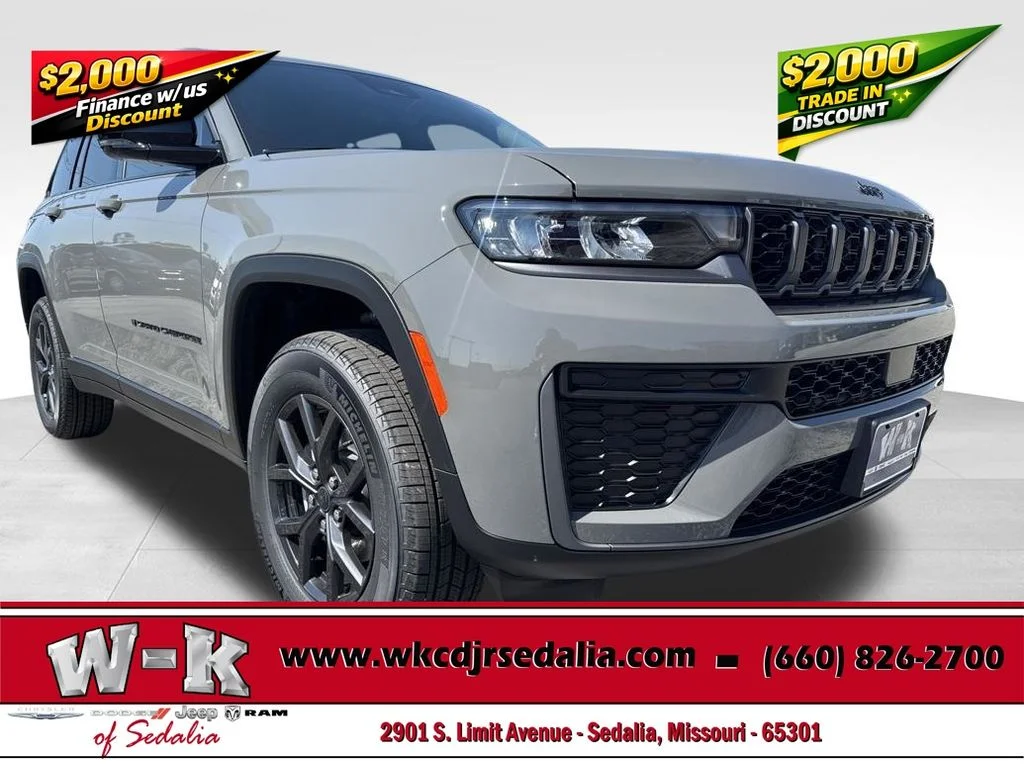 New 2027 Gray Jeep Altitude image 3
