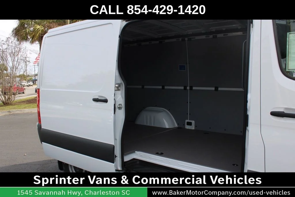 New 2026 Arctic White Mercedes-Benz Cargo 144 WB image 22