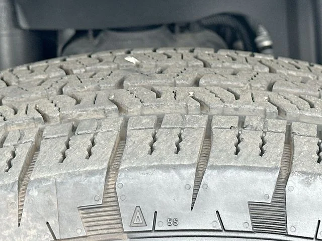 Used 2024 Blue Jeep Sport S image 33