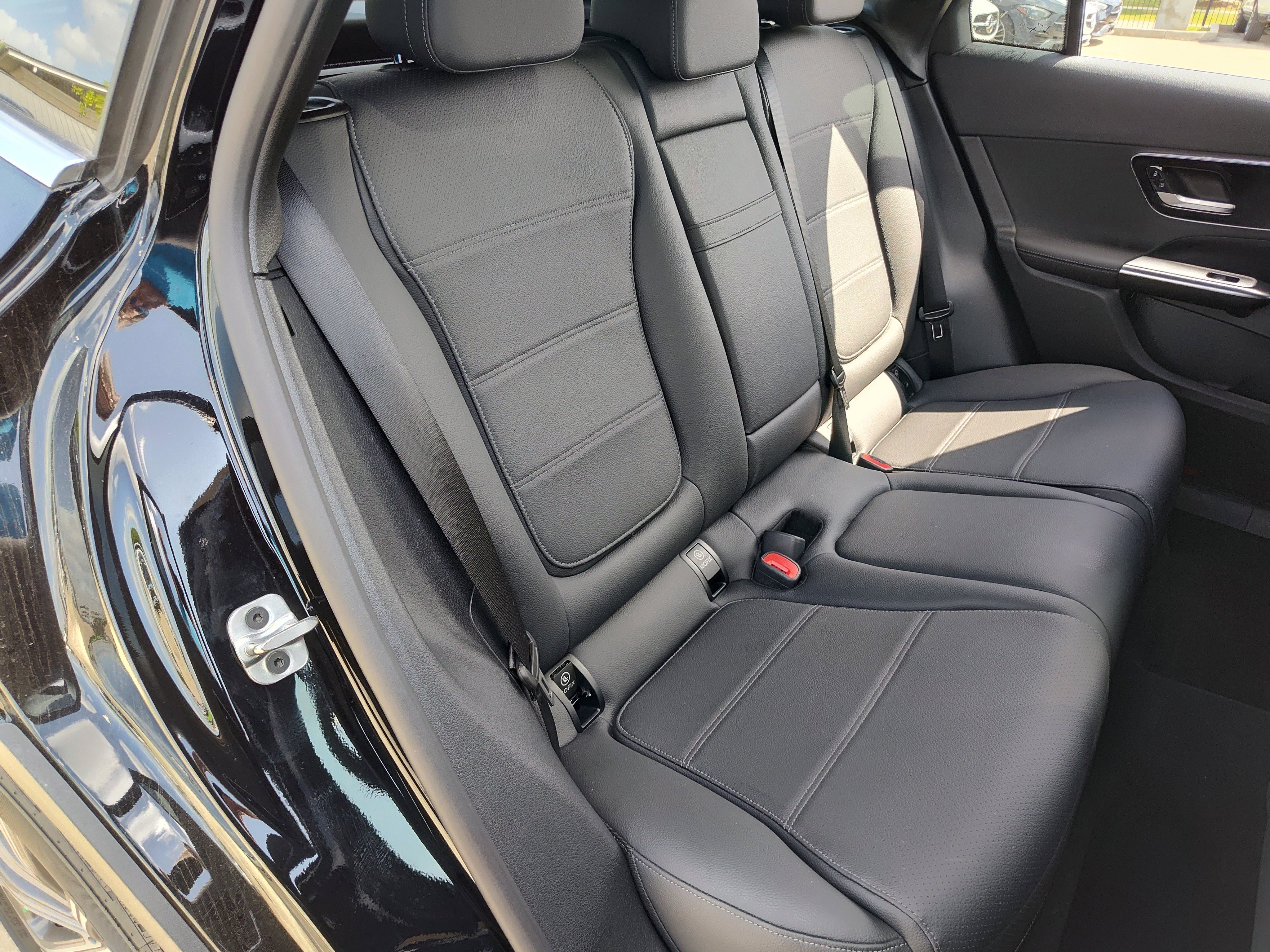 New 2026 Black Mercedes-Benz GLC 300 image 28