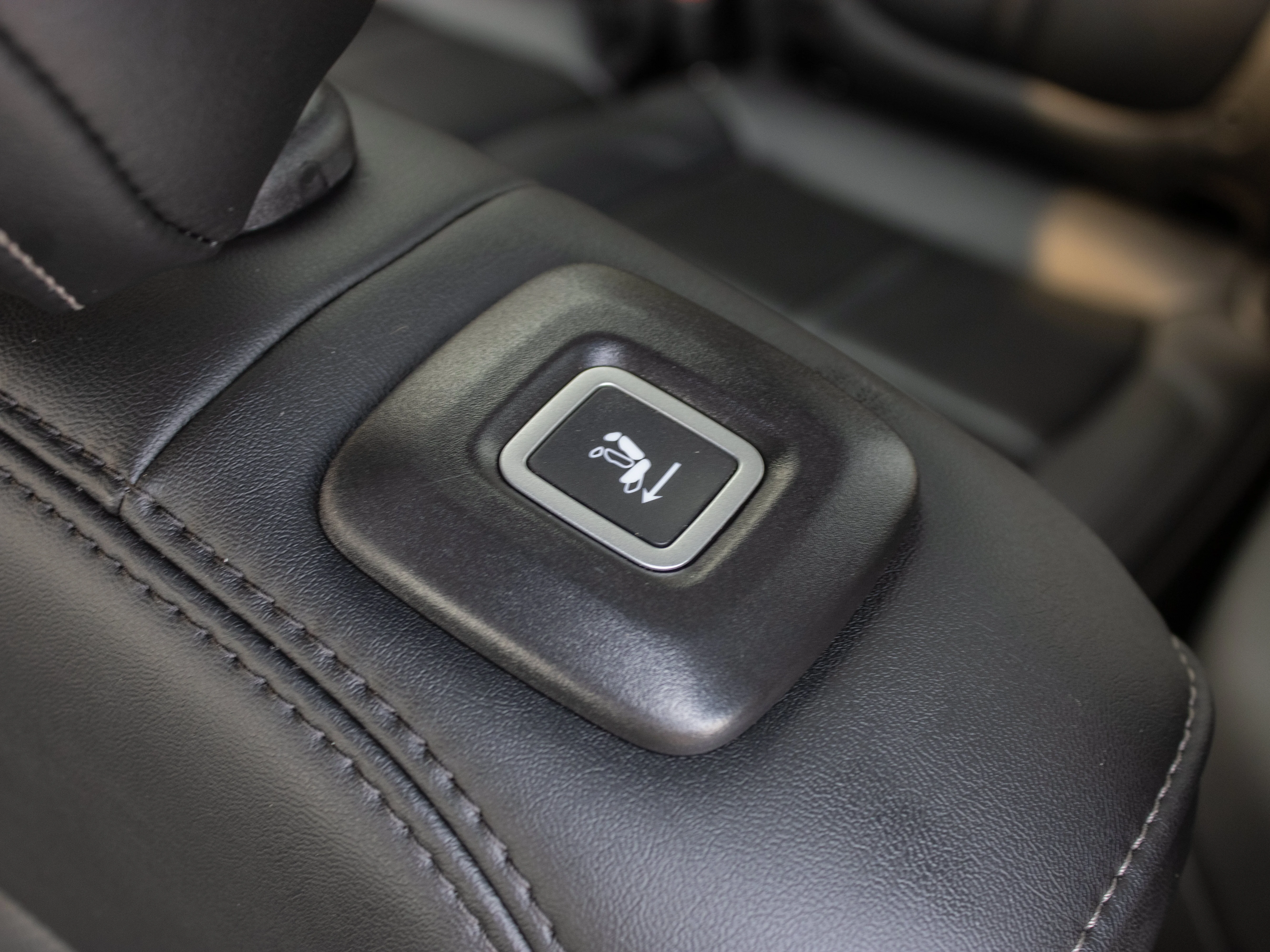 New 2026 Black Jeep Limited Reserve* image 28