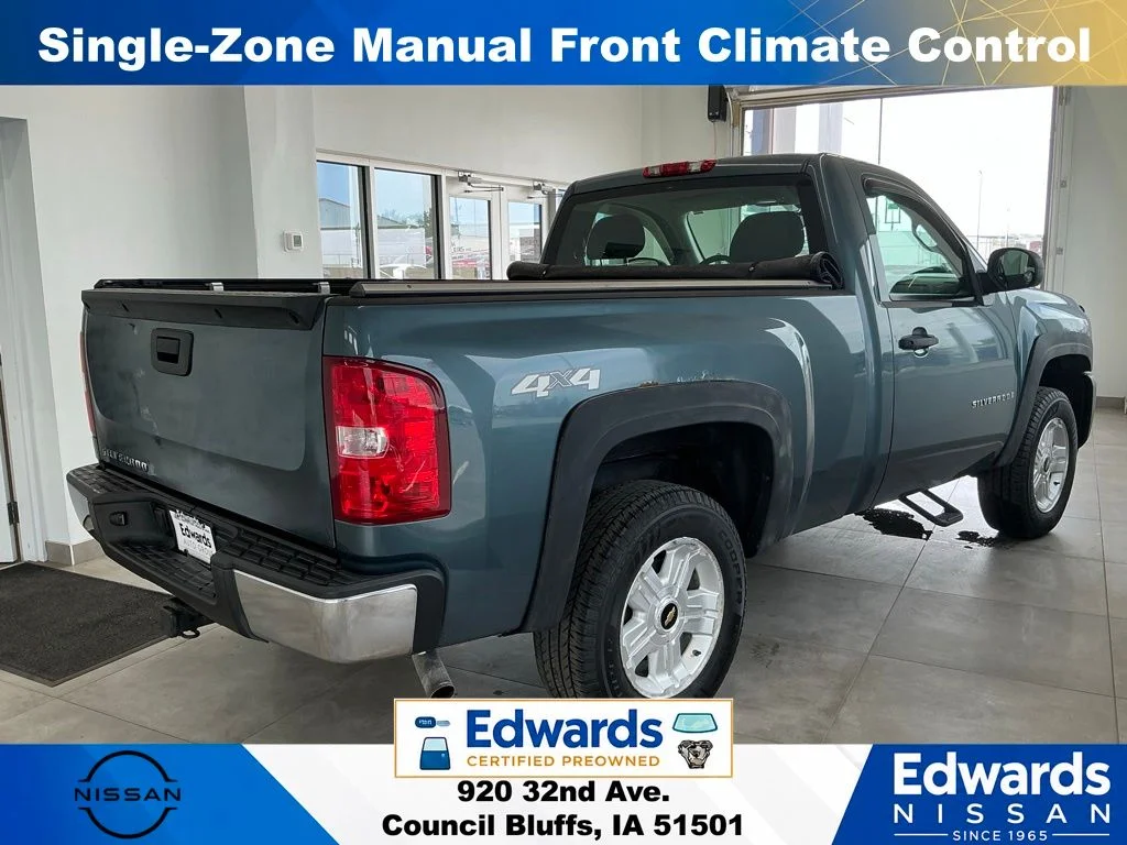 Used 2009 Blue Chevrolet Work Truck image 9