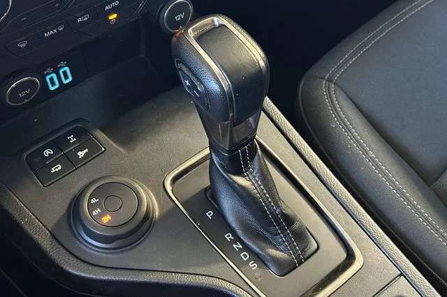 Used 2020 Silver Ford XLT image 19