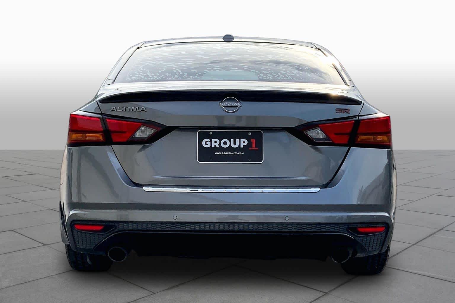 Used 2023 Gun Metallic Nissan 2.5 SR image 5
