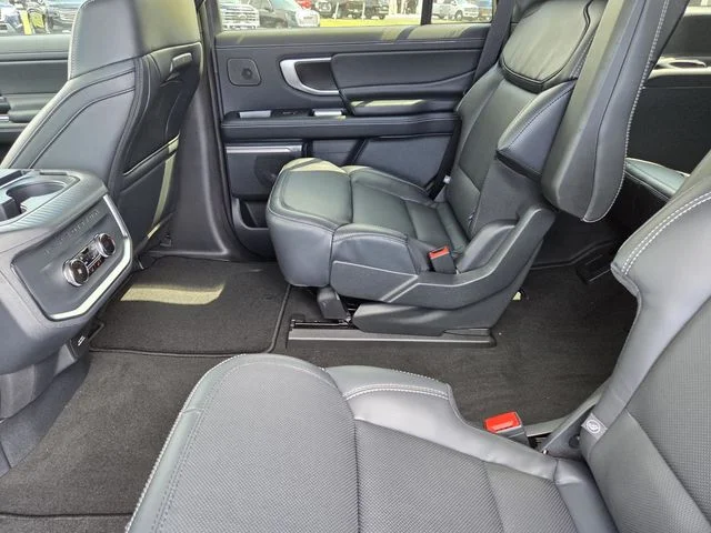 New 2027 Glacier Gray Metallic Tri-Coat Ford Platinum image 28