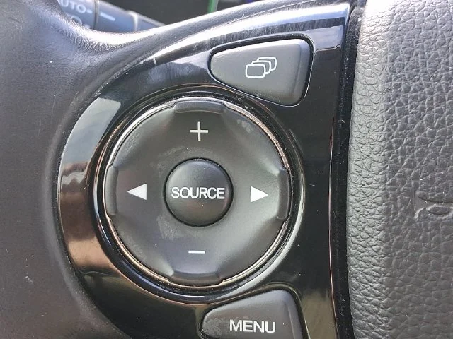 Used 2017  Honda Touring image 26