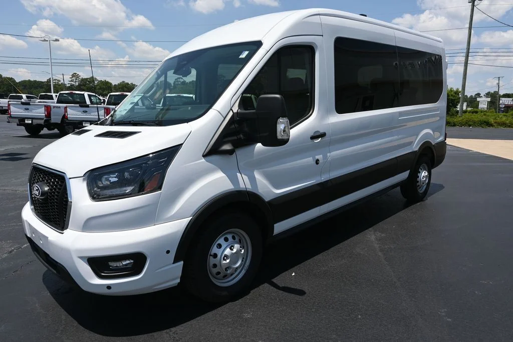 New 2026 Oxford White Ford Passenger Van XLT image 26