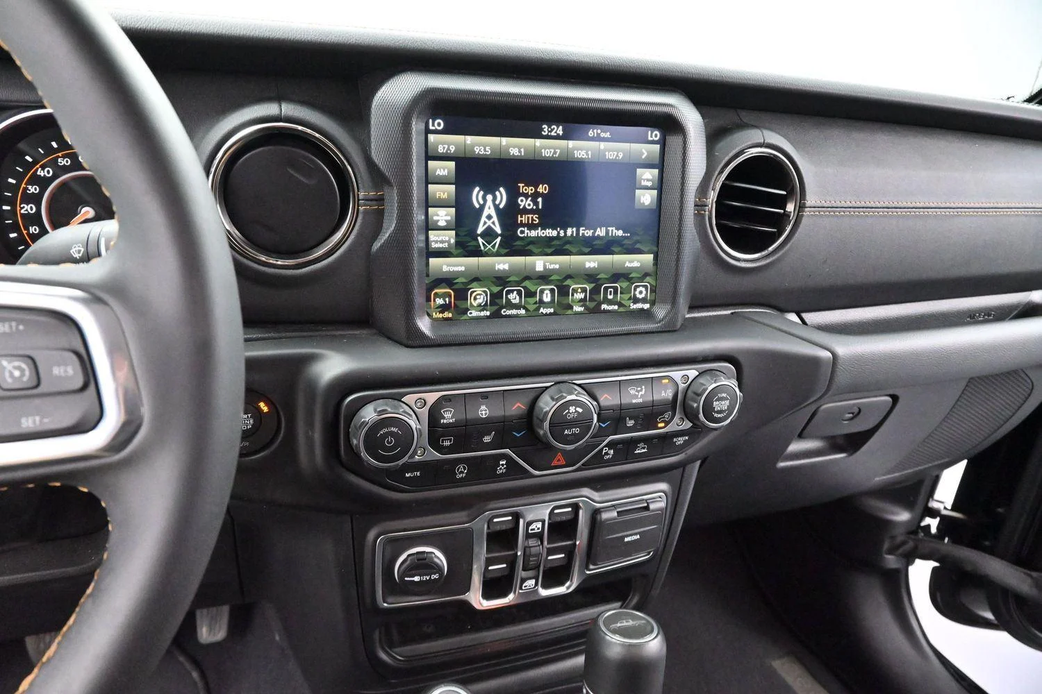 Used 2023 Black Clearcoat Jeep High Altitude image 18