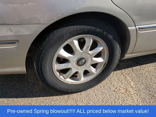 Used 2005 Gray Kia LX image 13