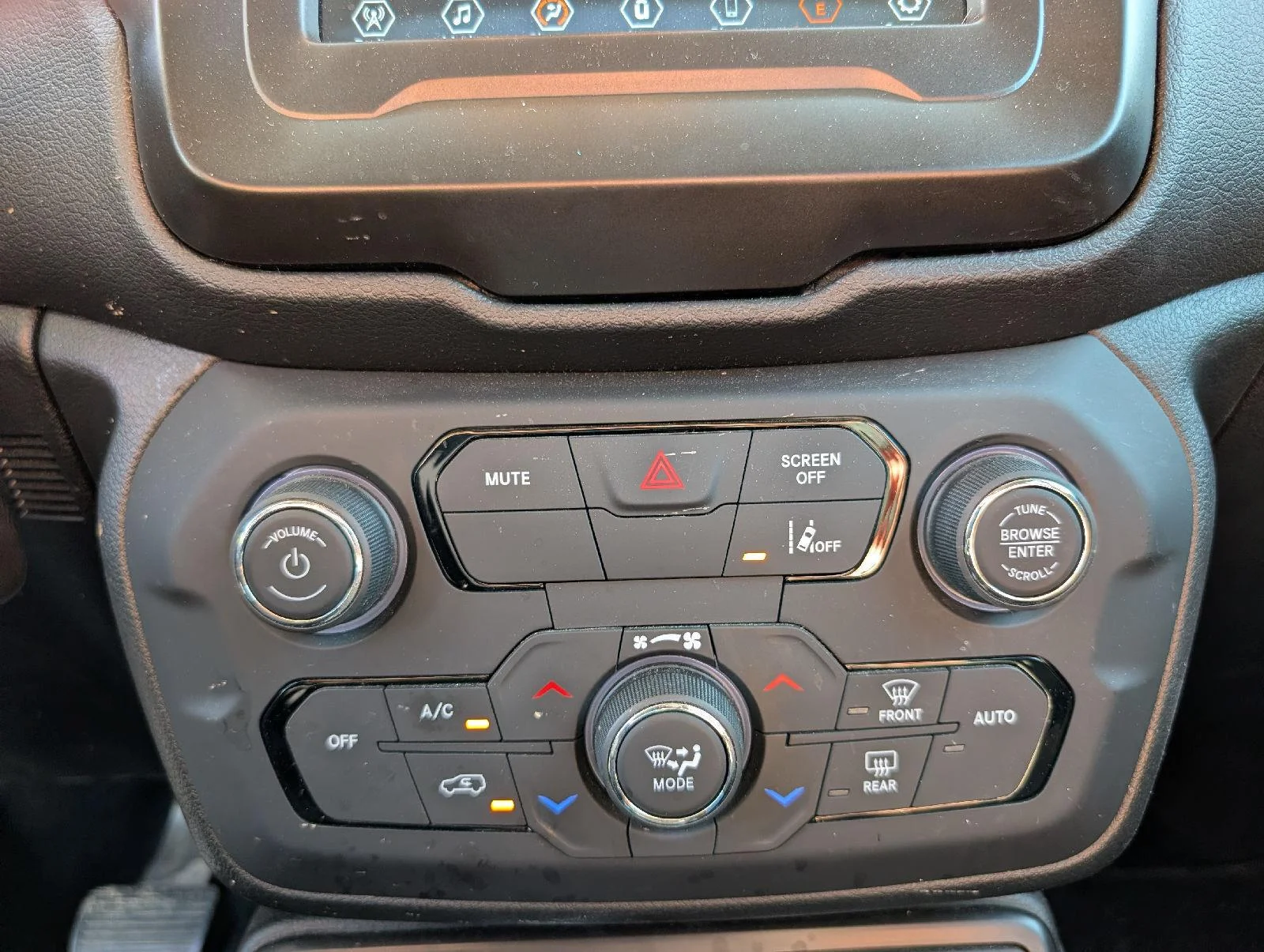 Used 2021 Bl Jeep Latitude image 17