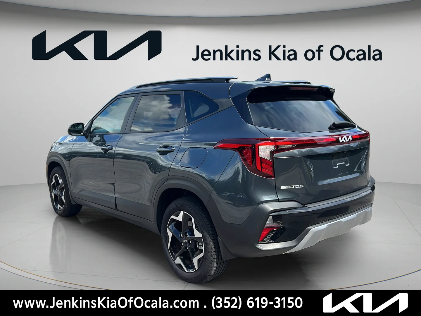 Used 2025 Gravity Gray Kia S image 5