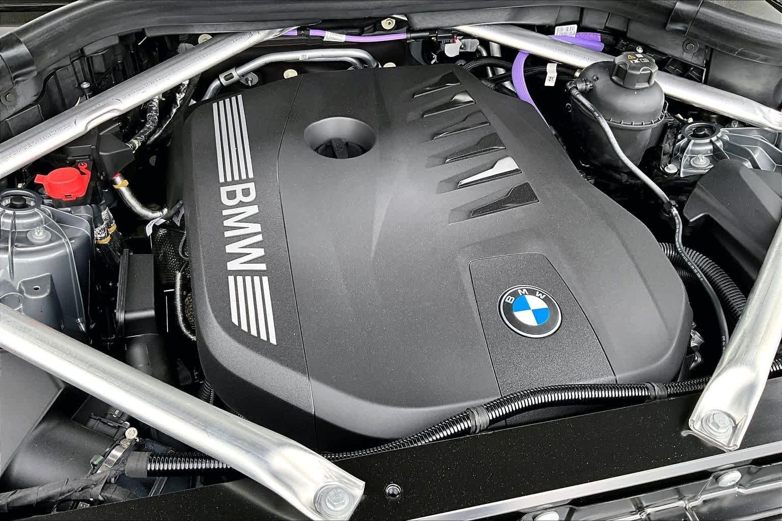 New 2026 Skyscraper Grey Metallic BMW xDrive40i image 17