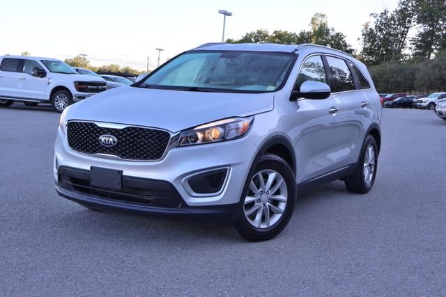 Used 2018 Silver Kia LX image 2