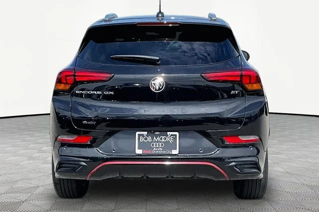 Used 2022 Black Buick Select image 4