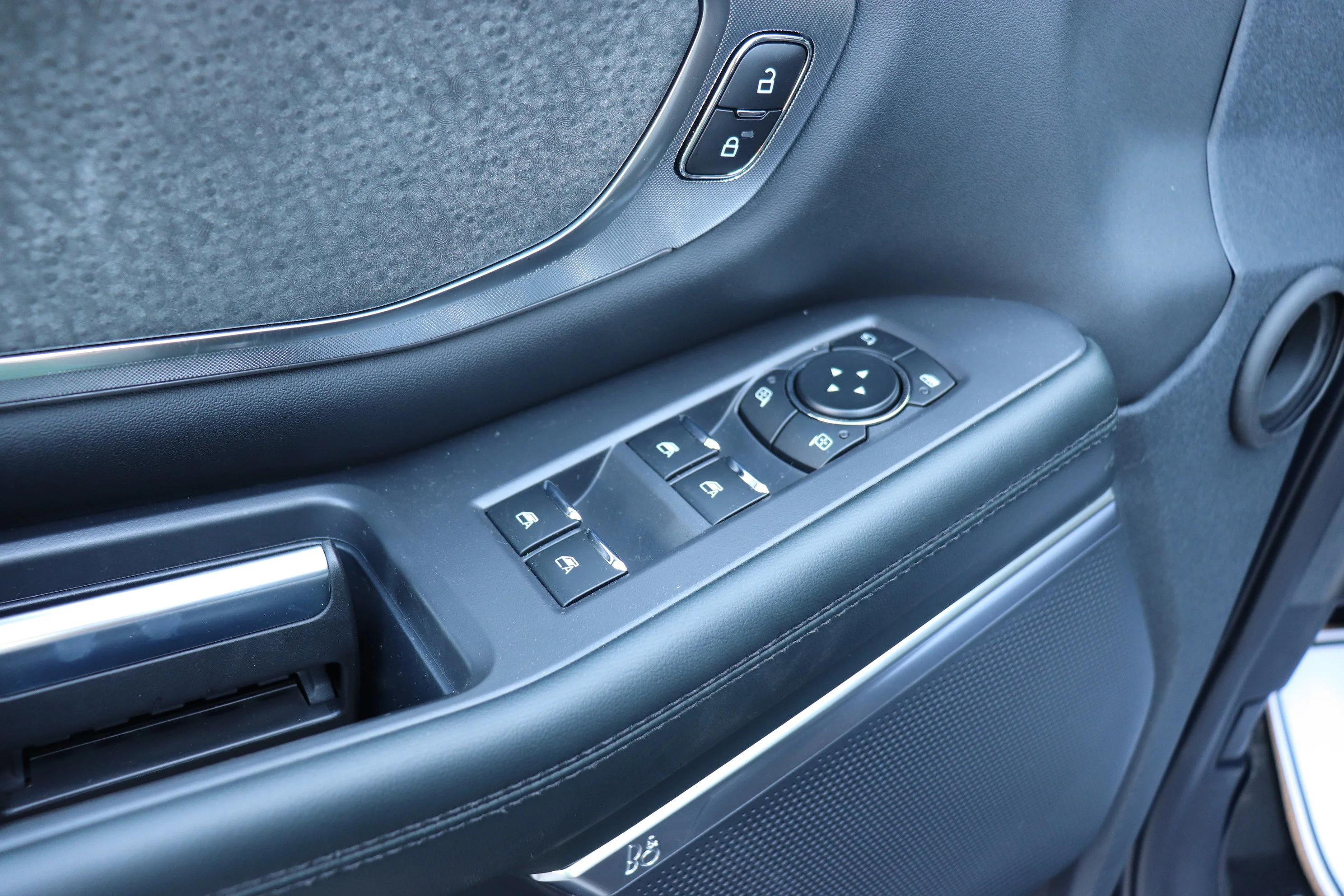 New 2026 AGATE BLACK METALLIC Ford Tremor image 11