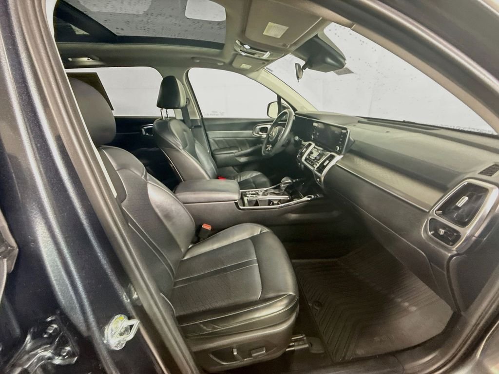 Used 2021 Gravity Grey Kia SX image 11