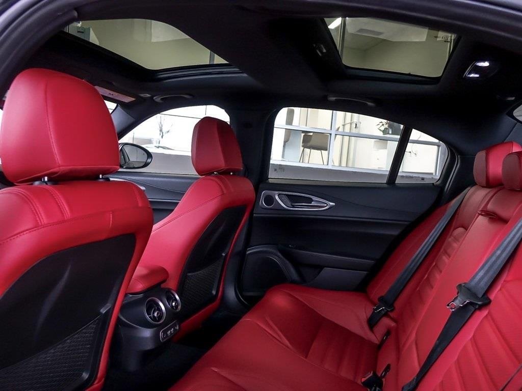 2025 ALFA ROMEO GIULIA (952) - Image 11