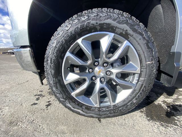 New 2026 Sterling Gray Metallic Chevrolet LT image 10