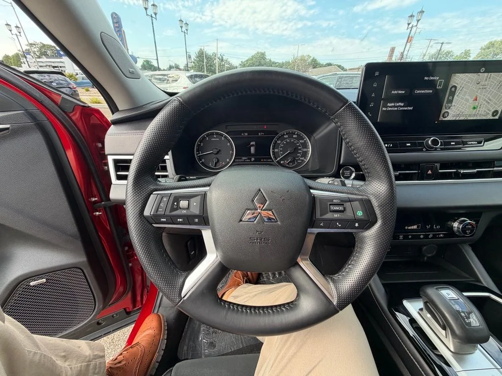2025 Mitsubishi Outlander SE - Photo 8