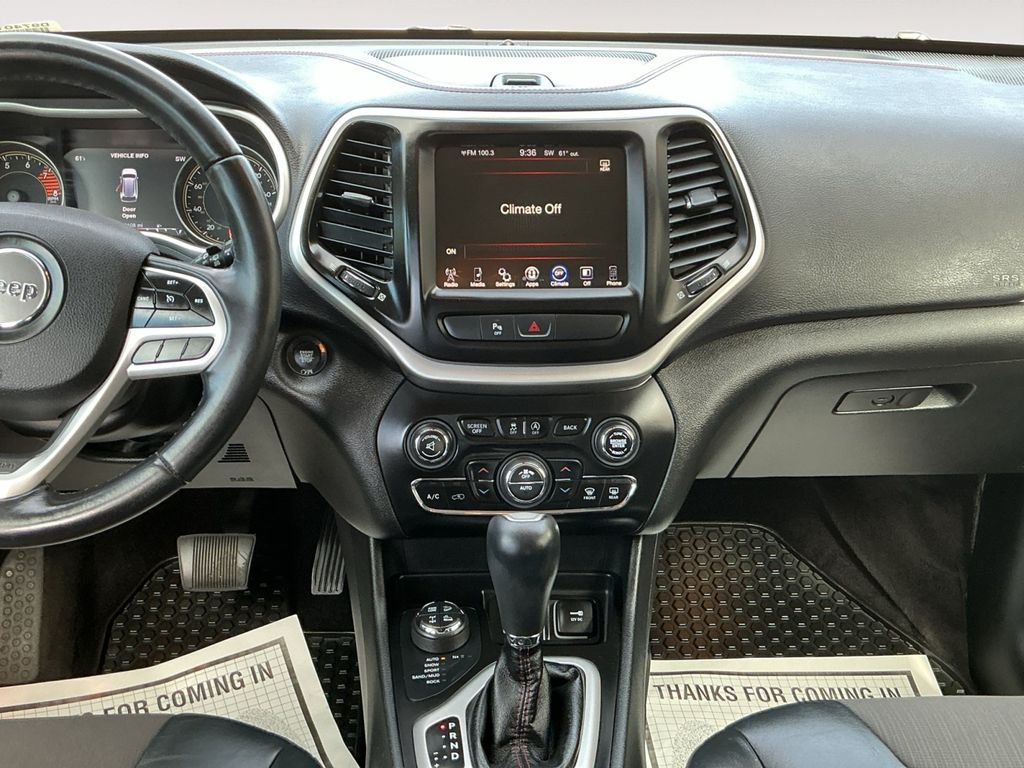 Used 2018 White Jeep Trailhawk image 14