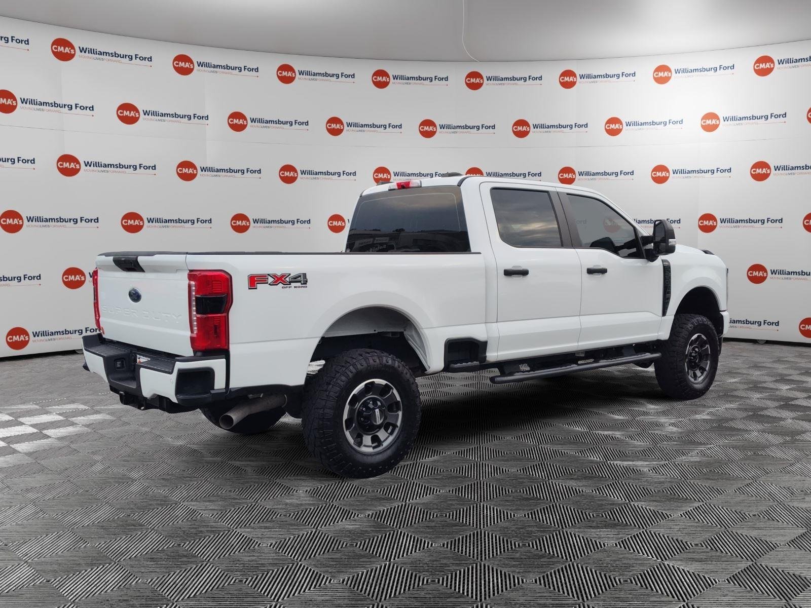Used 2024 Oxford White Ford XL image 5
