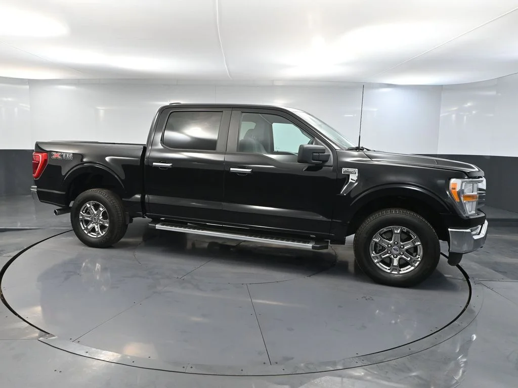 Certified Used 2023 Gray Ford XLT image 4