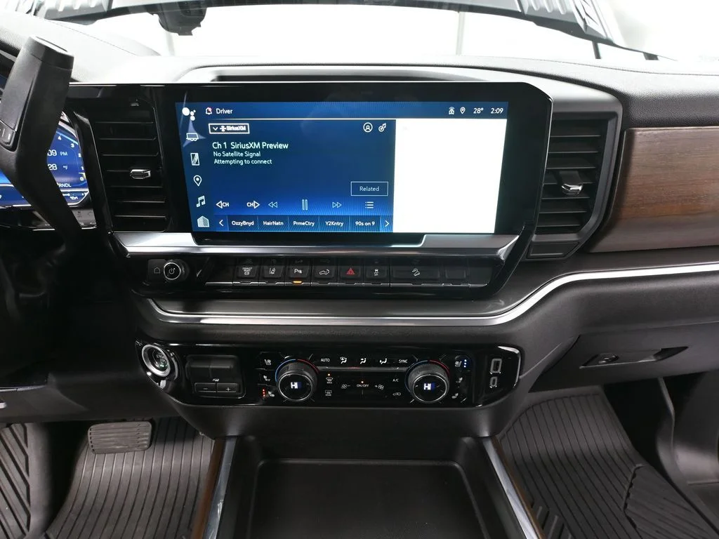 2024 Chevrolet Silverado 3500HD High Country - Photo 40
