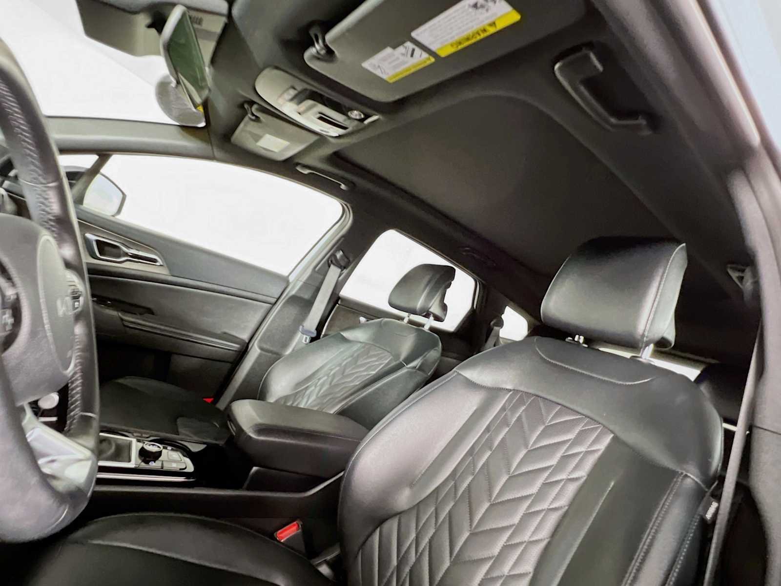 Used 2023 Glacier White Pearl/Ebony Black Roof Kia X-Pro Prestige image 23
