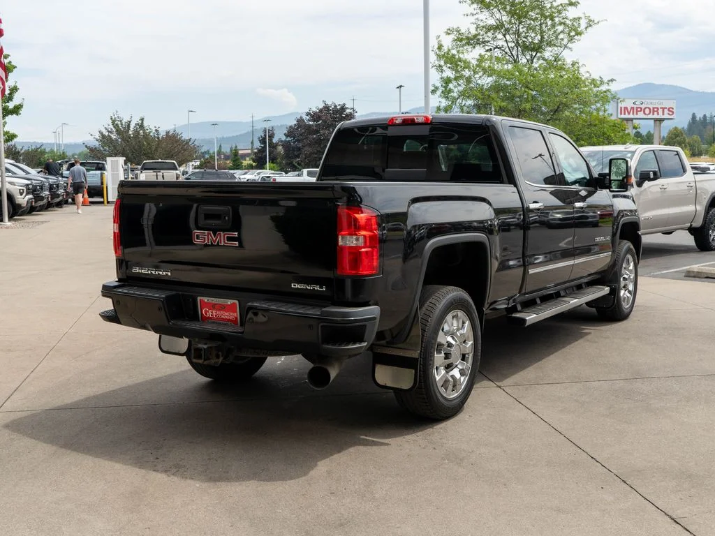 Used 2018 Black GMC Denali image 7
