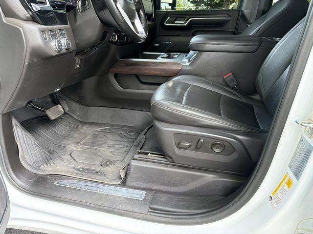 Used 2024 White GMC SLT image 9