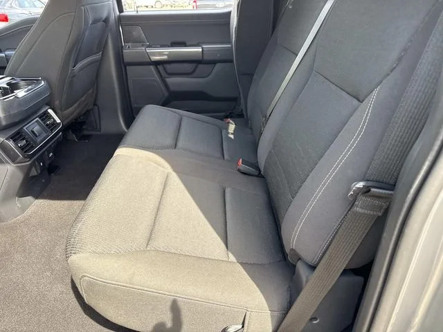 Used 2023 Silver Ford XLT image 15