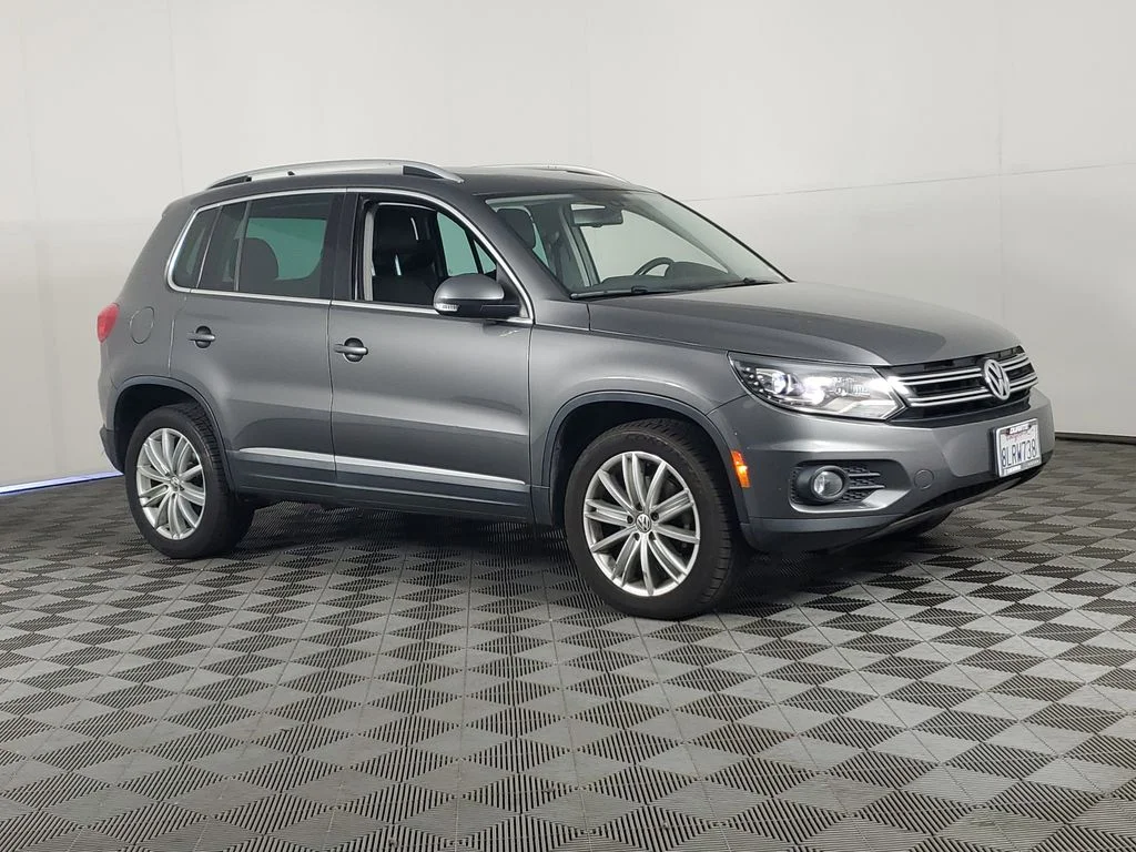 Used 2016 Volkswagen Tiguan SE with VIN WVGAV7AX9GW611755 for sale in Duarte, CA