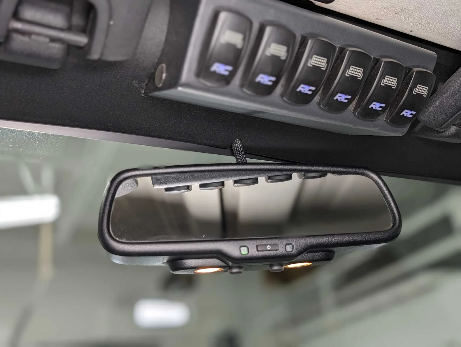 Used 2016 Granite Crystal Metallic Clearcoat Jeep 75th Anniversary image 32