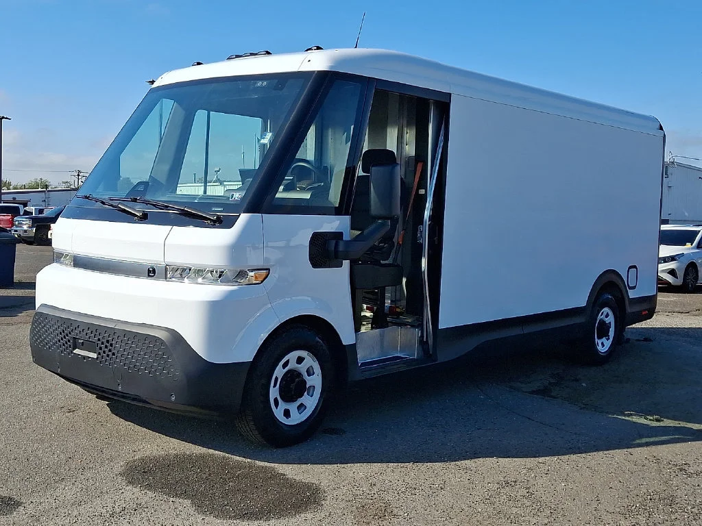 Used 2024 Oyster White BrightDrop EJY image 5