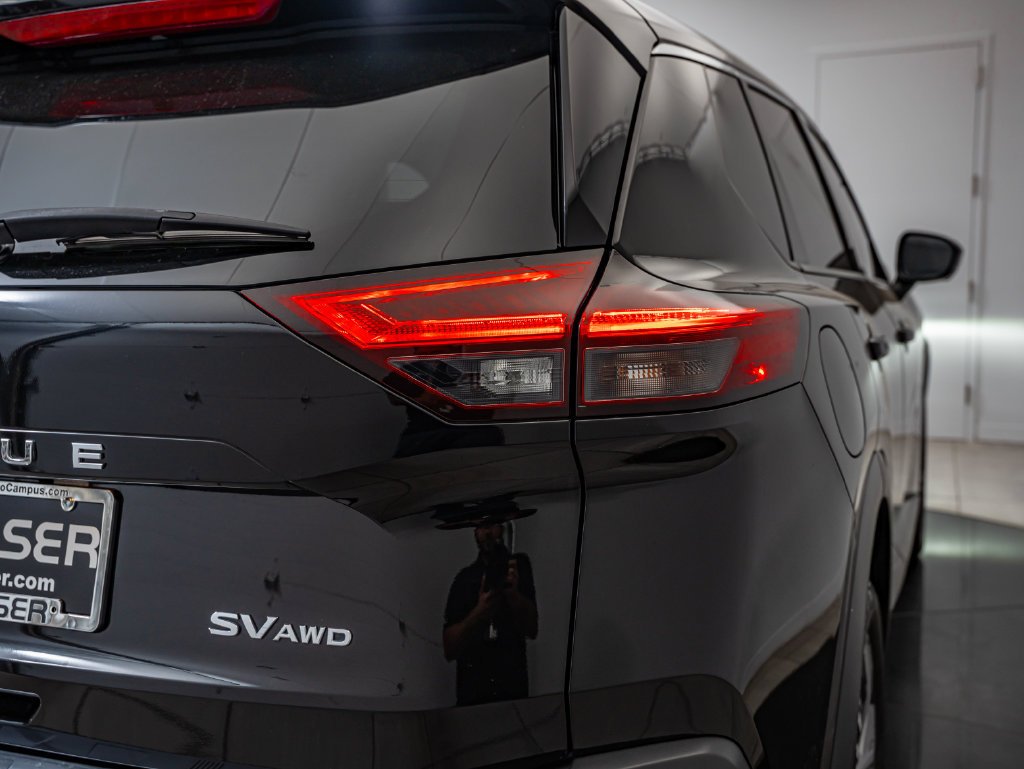 Used 2021 Super Black Nissan SV image 13