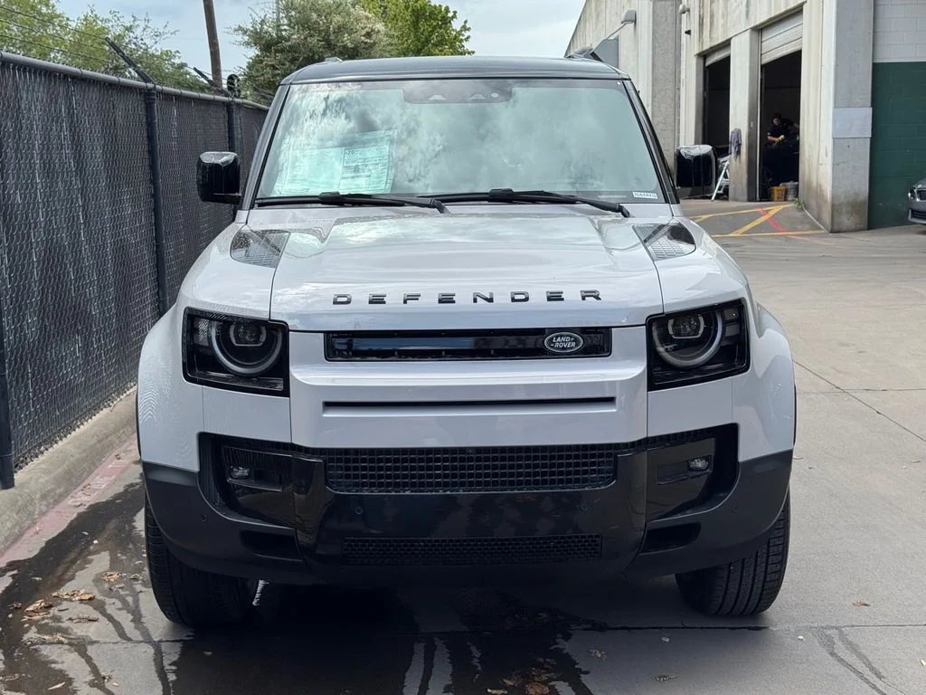 New 2026 Fuji White Land Rover S image 3