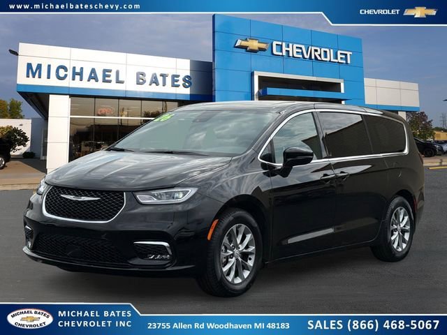 2026 Chrysler Pacifica Limited's photo