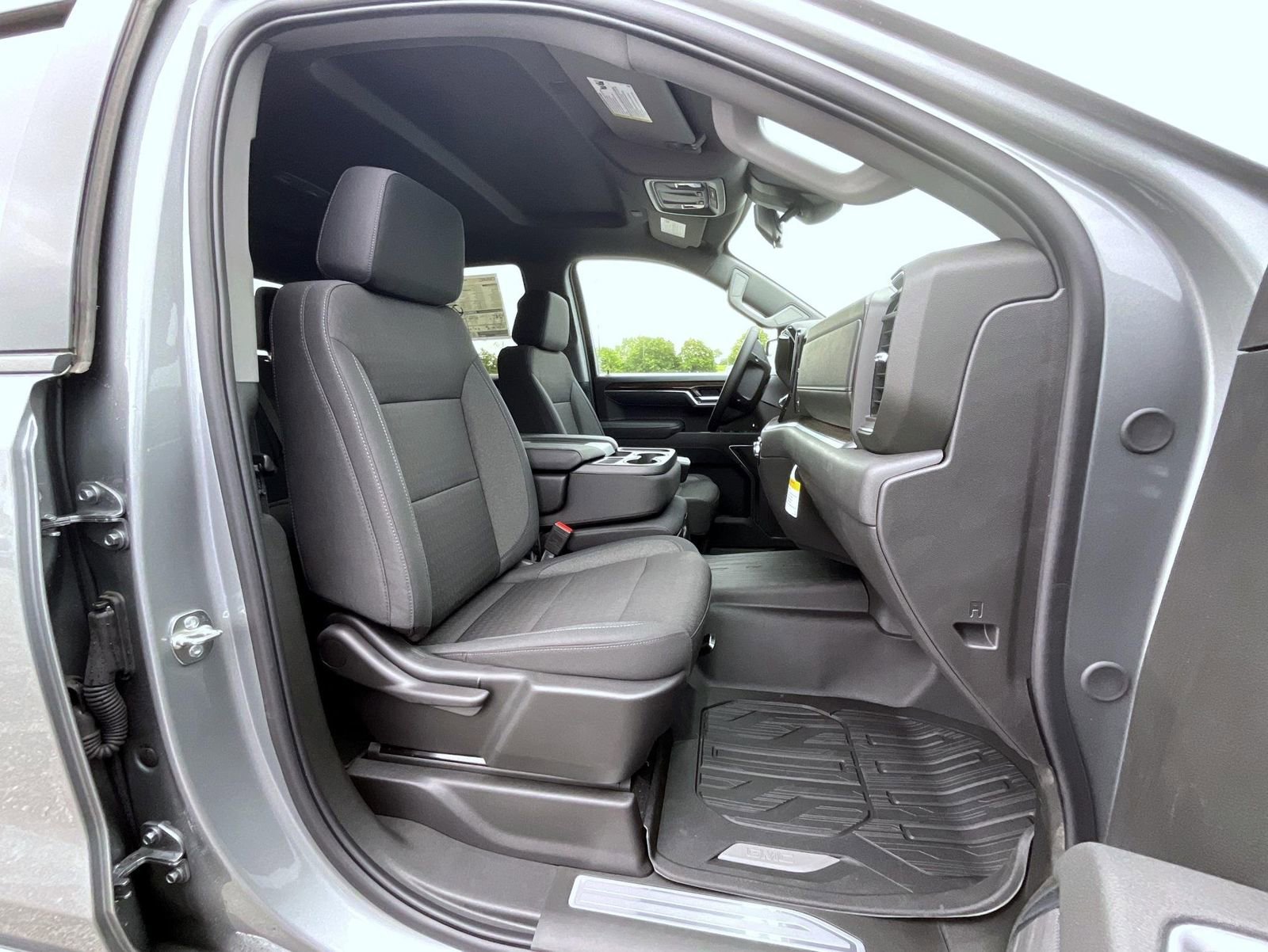 New 2026 Sterling Metallic GMC Elevation image 18