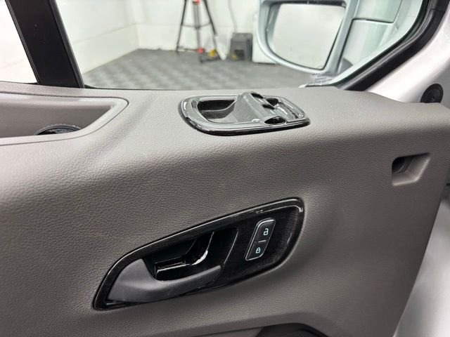 New 2026 Silver Ford Explorer Limited SE image 18