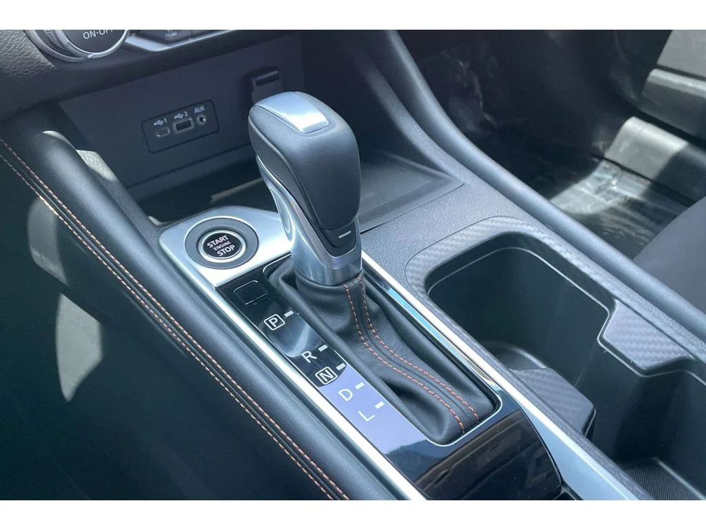 Used 2022 Aspen White TriCoat Pearl Nissan SR image 29