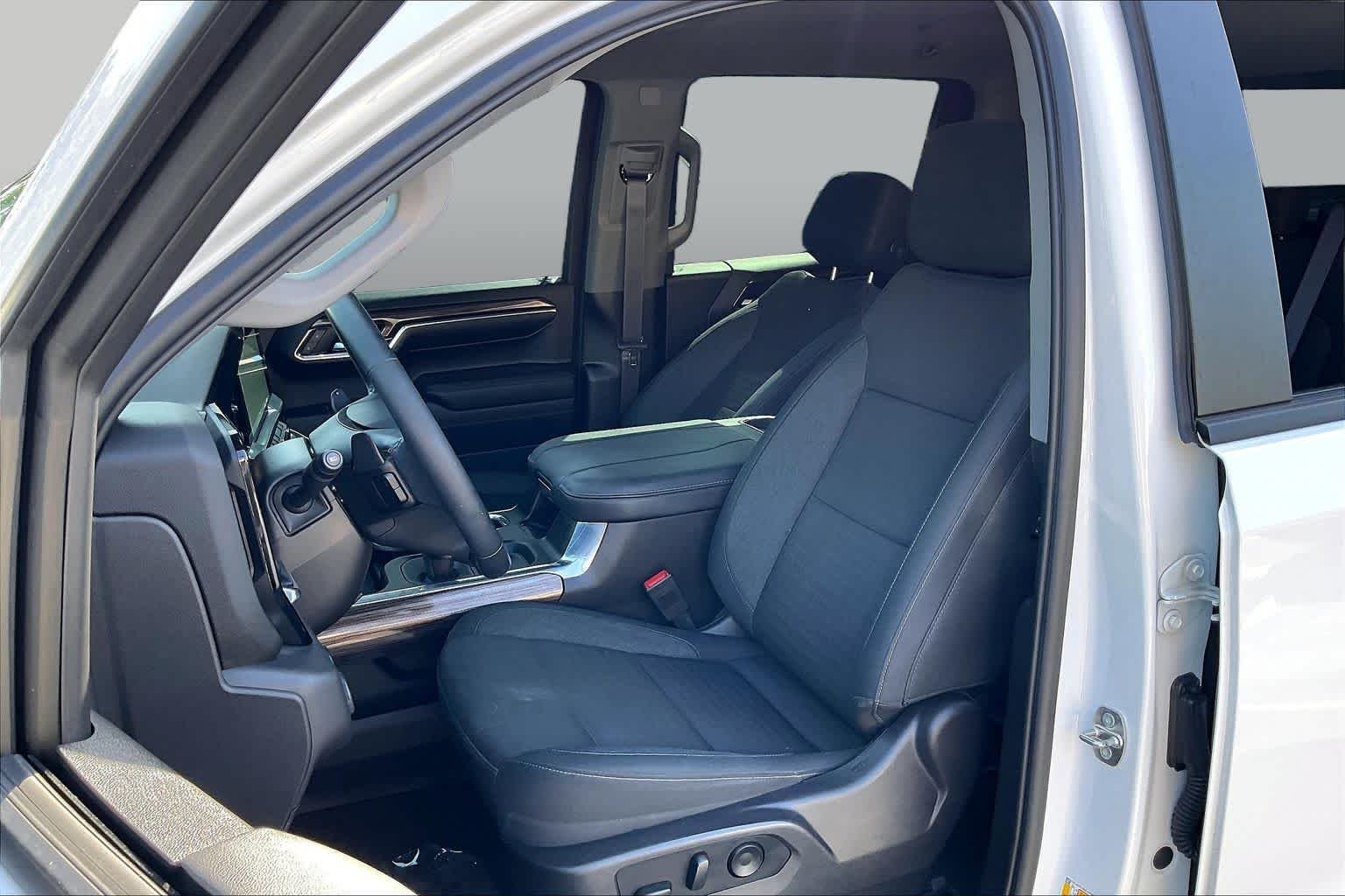 Used 2024 Summit White Chevrolet LT Trail Boss image 24