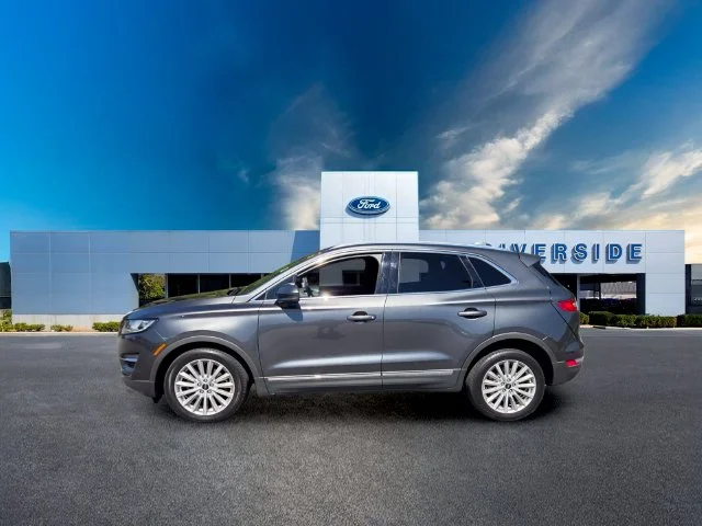 Used 2019 Magnetic Gray Metallic Lincoln Standard image 4