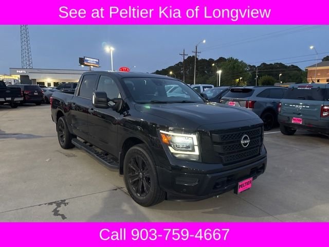 2023 Nissan Titan SV